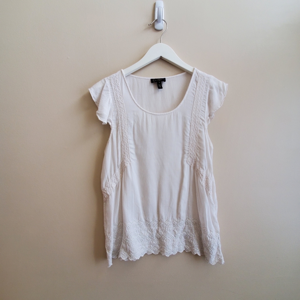 Jessica Simpson Cotton short sleeve top with lace and ruffle details - M